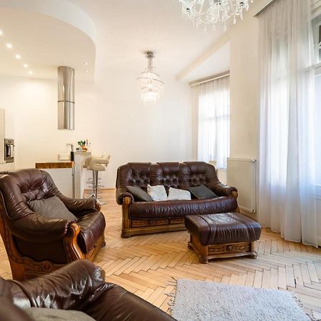 Garys Bright And Spacious Two Bedroom Flat Near Danube Budapest Luaran gambar