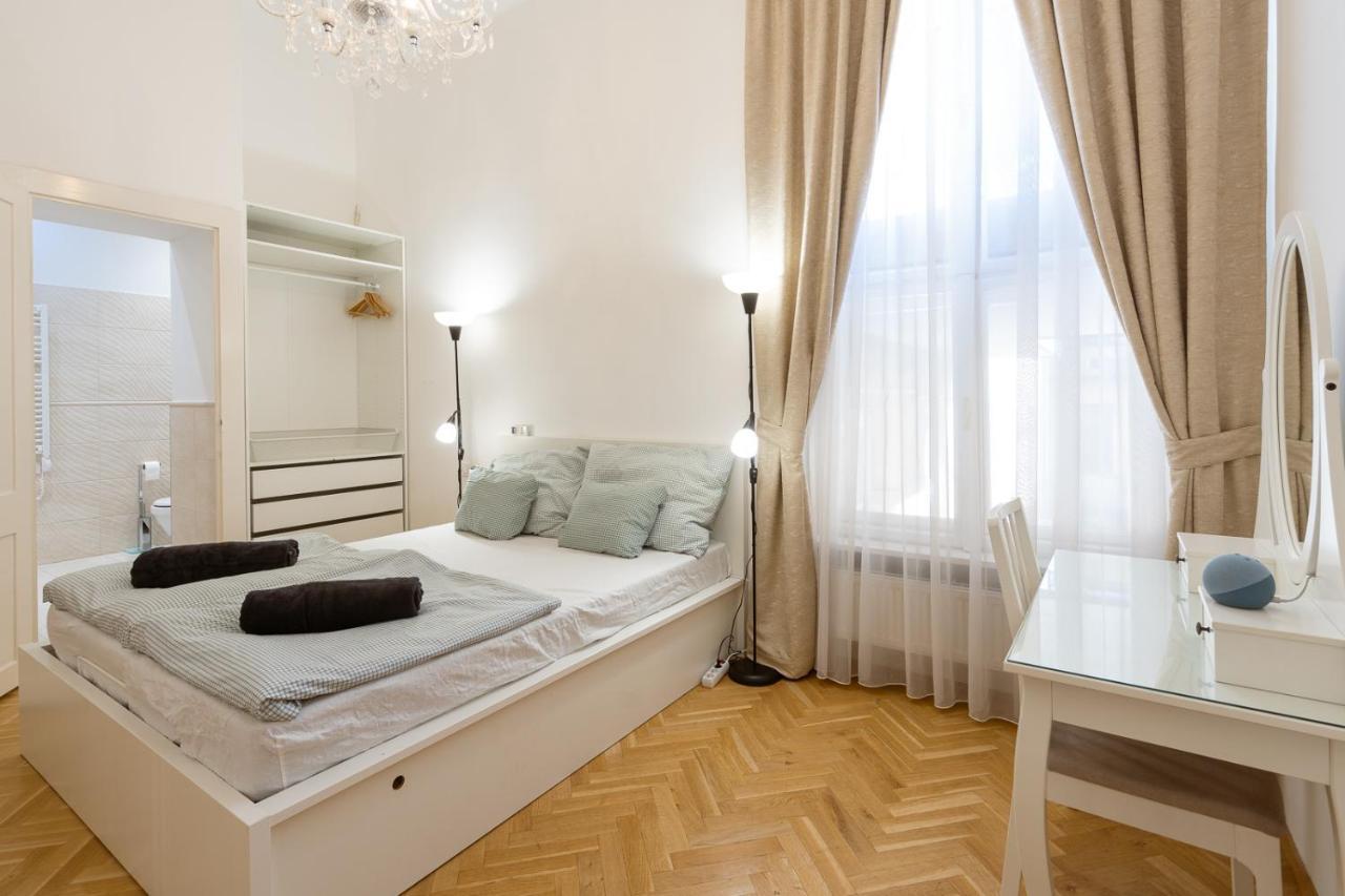 Garys Bright And Spacious Two Bedroom Flat Near Danube Budapest Luaran gambar